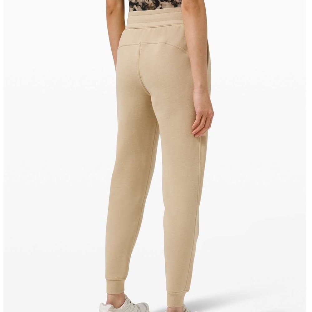 Lululemon Scuba High-Rise Jogger Fleece 28 Inch Tan Beige Sweatpants Size 10